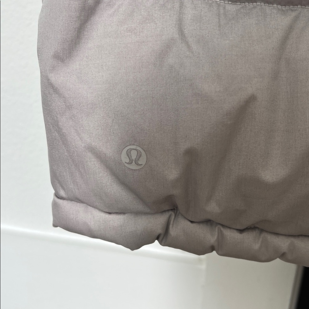 lululemon athletica Wunder Puffer Vest size 2 - Picture 6 of 7